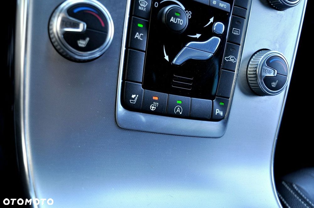 Volvo V60 D2 Drive-E Momentum - 23