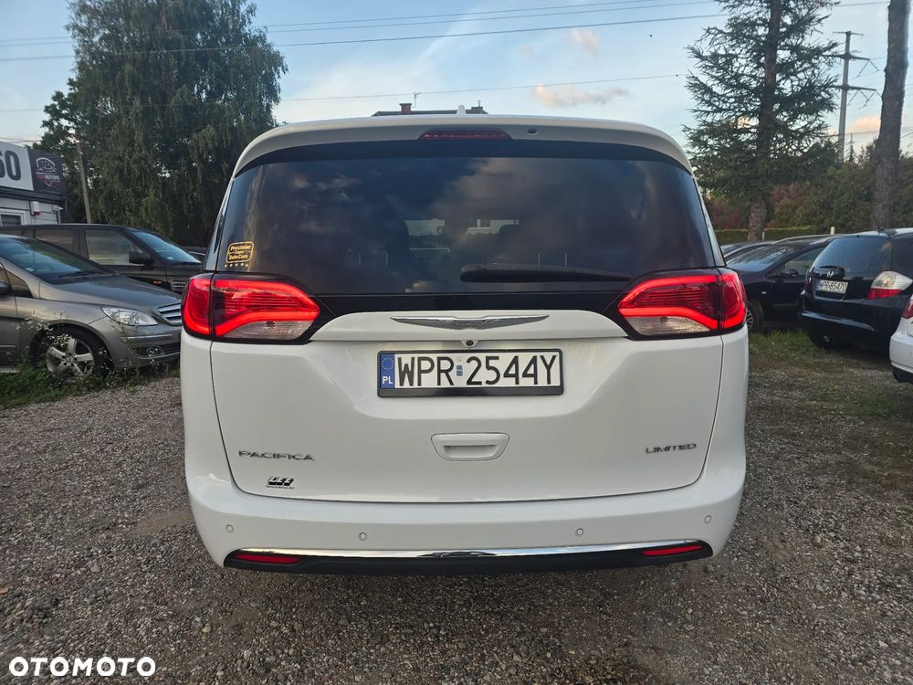 Chrysler Pacifica - 7