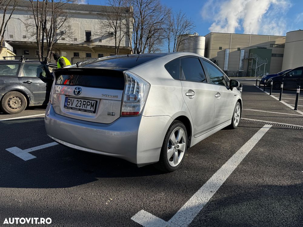 Toyota Prius - 5