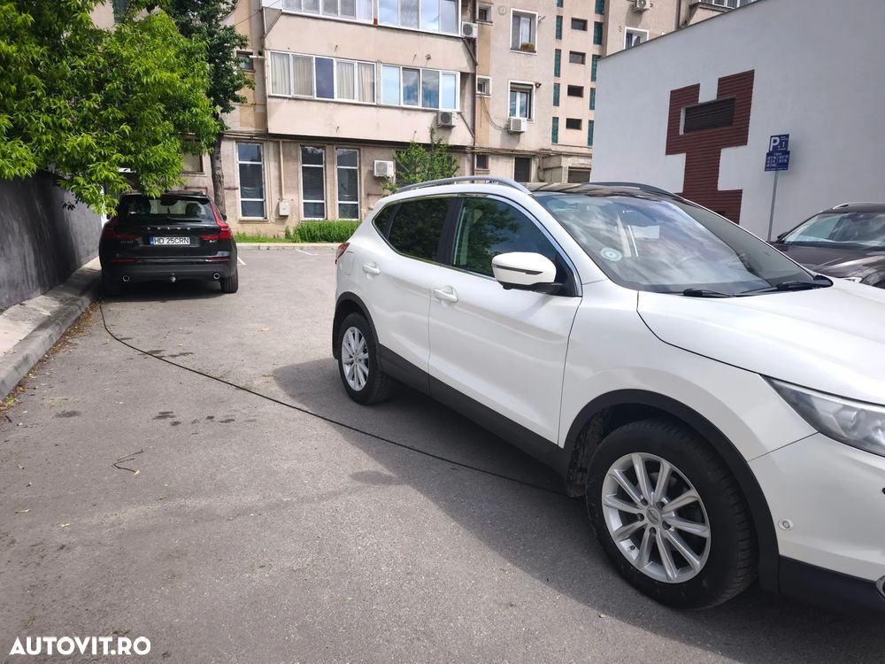 Nissan Qashqai 1.6 DCI Xtronic TEKNA+ - 3