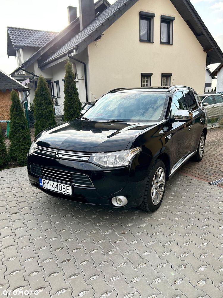 Mitsubishi Outlander Instyle NAVI + - 1