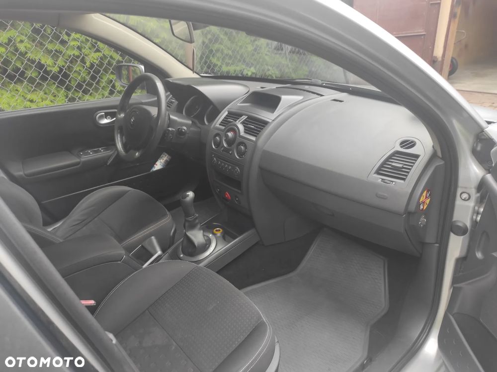 Renault Megane 1.6 16V Authentique - 4