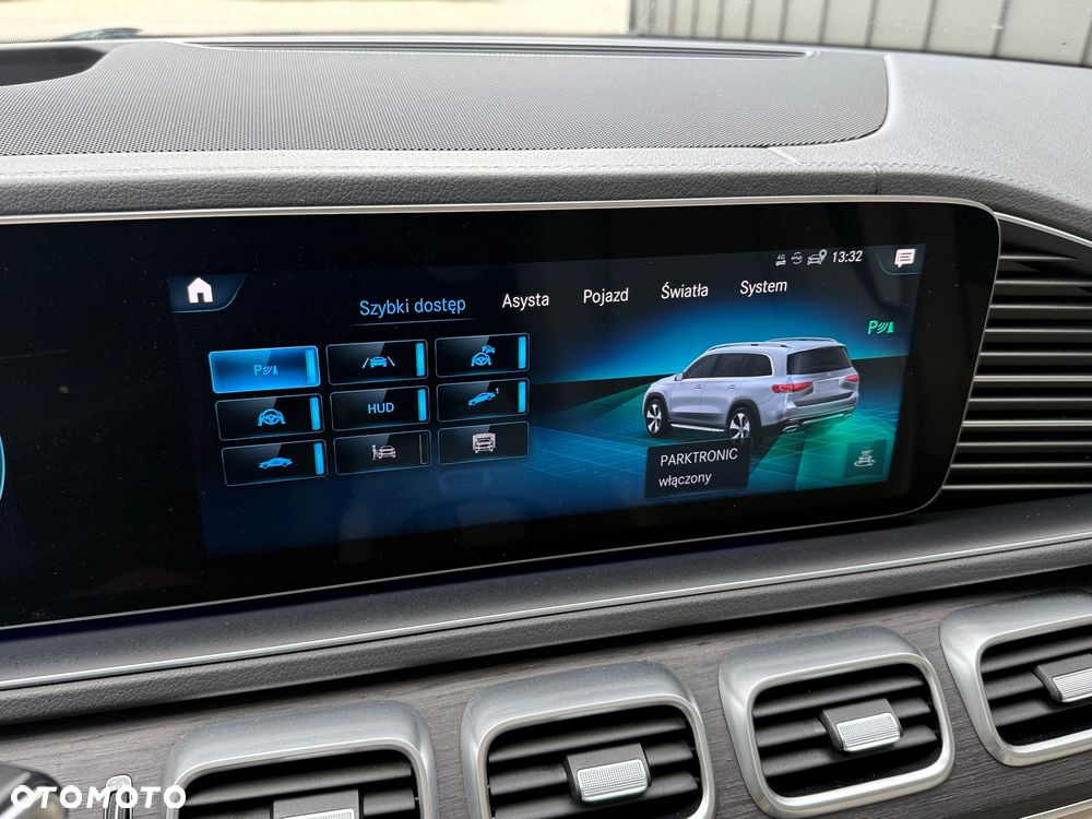 Mercedes-Benz GLS - 27
