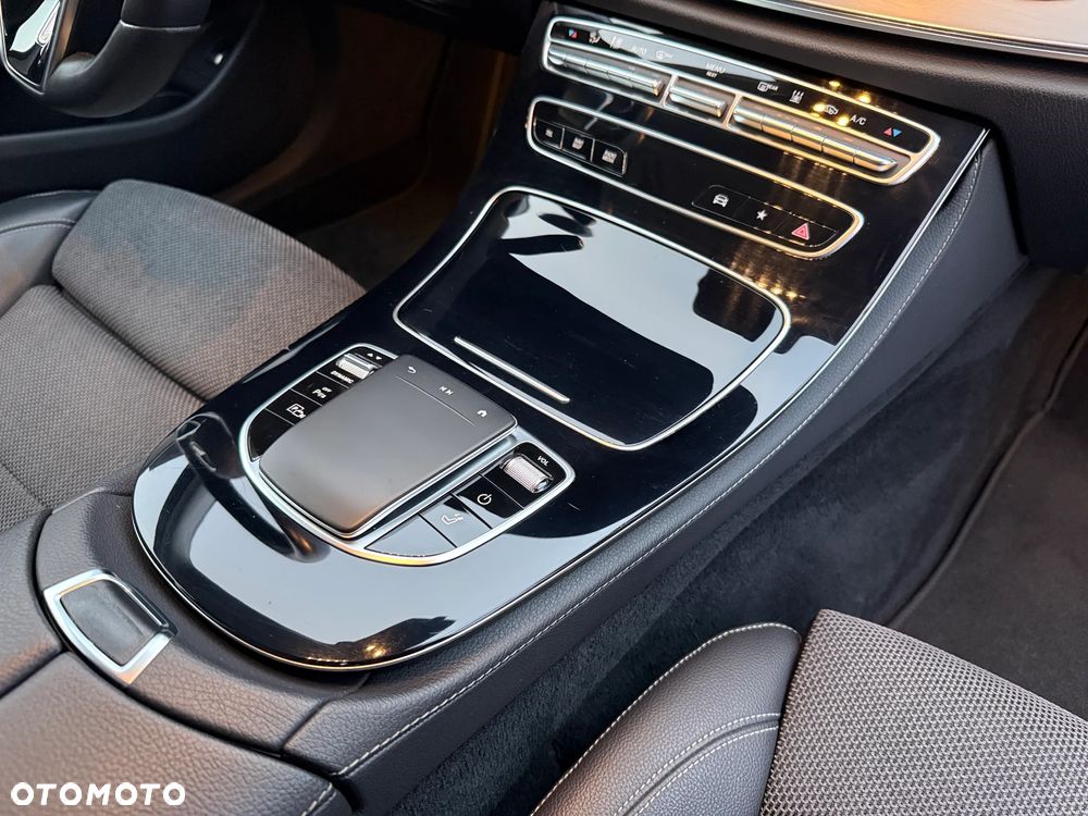Mercedes-Benz Klasa E 300 de 9G-TRONIC Avantgarde - 36
