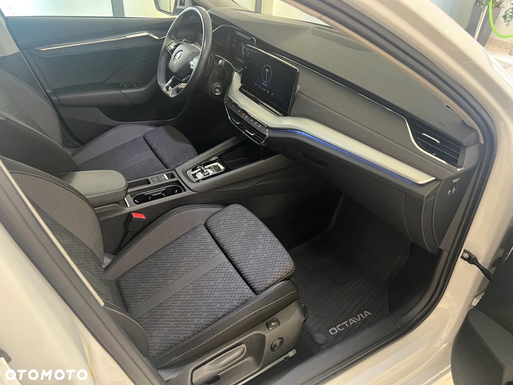 Skoda Octavia 2.0 TDI Style DSG - 10