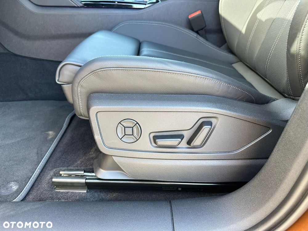 Audi Q5 Sportback - 16