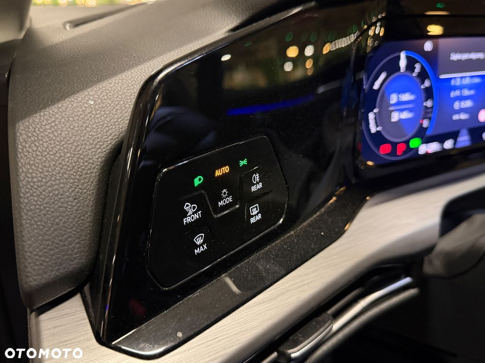 Volkswagen Golf - 24