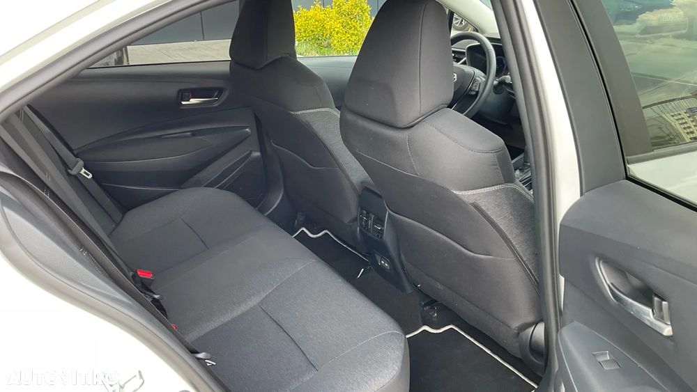 Toyota Corolla 1.8 HSD Dynamic - 8