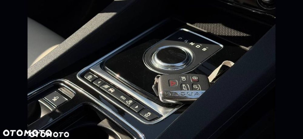 Jaguar F-Pace - 20