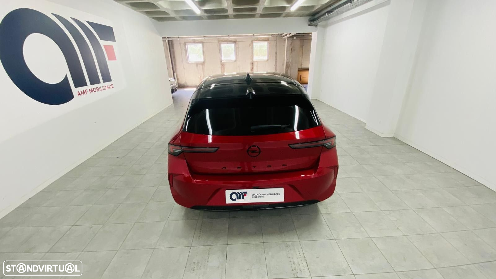 Opel Astra 1.2 T GS - 17