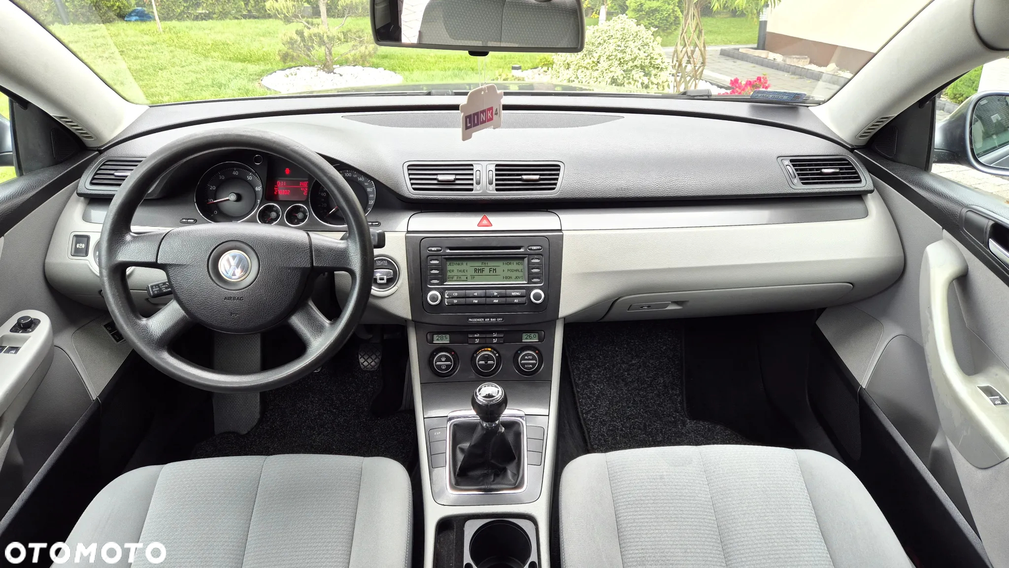 Volkswagen Passat 1.6 FSI Comfortline - 9