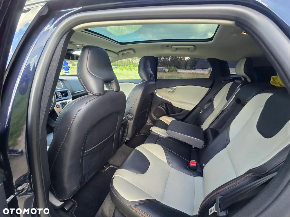 Volvo V40 D4 Geartronic Summum - 17
