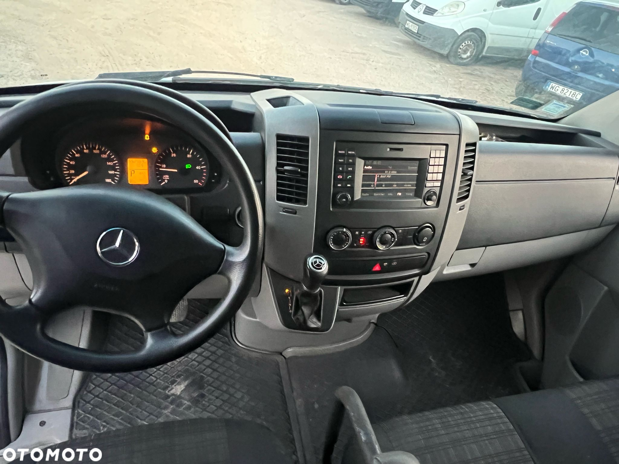 Mercedes-Benz Sprinter - 9