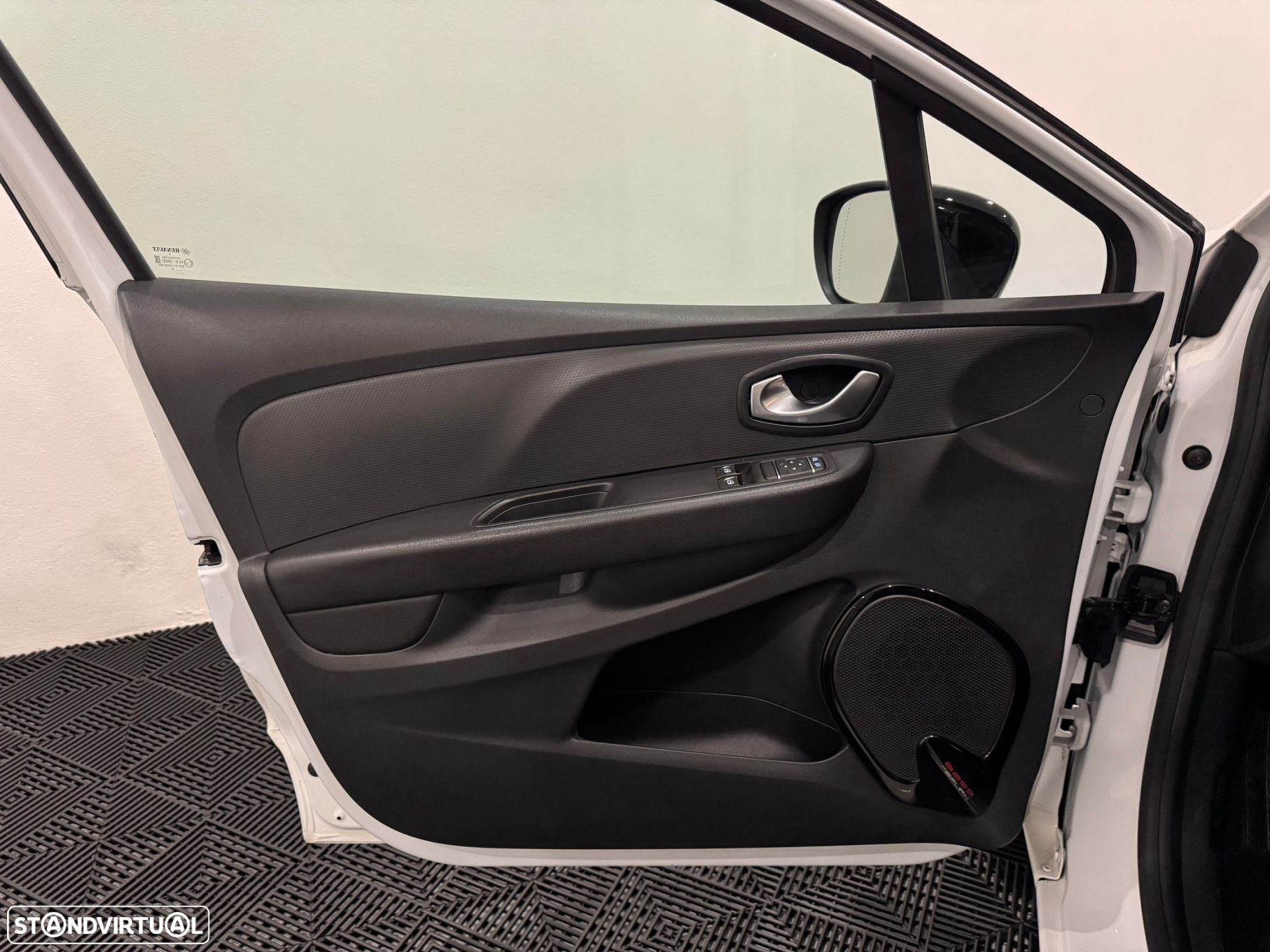 Renault Clio Sport Tourer 0.9 TCe Limited - 44