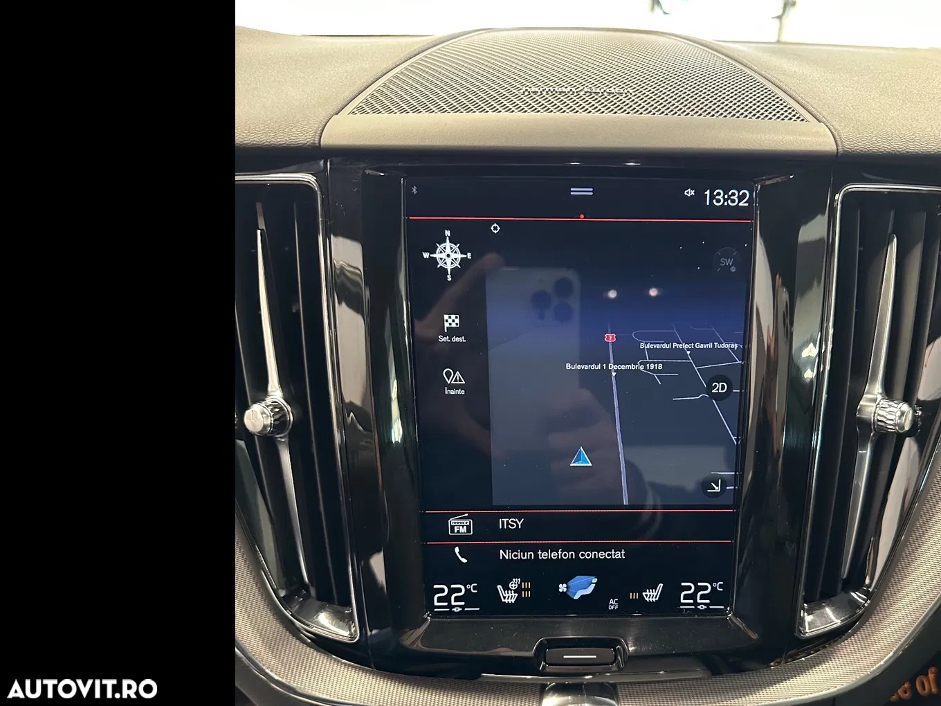 Volvo XC 60 B4 MHEV AT8 AWD R-Design - 27
