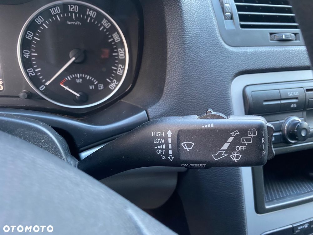 Skoda Octavia 1.6 TDI DPF Ambiente - 14