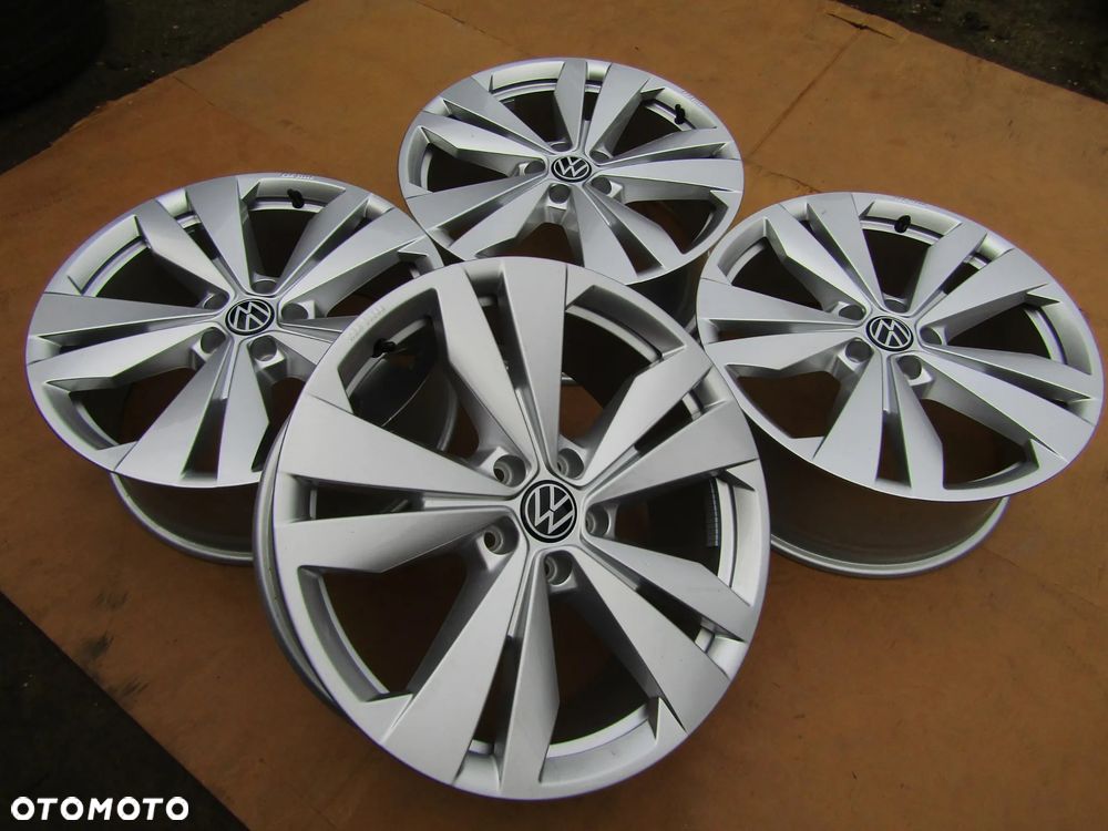 4x NOWE Felgi Aluminiowe 19 VW Passat B6 B7 B8 B9 ID4 Tiguan Arteon Golf V VI VII VIII 5 6 7 8 Taos T-ROC Skoda Karoq Kodiaq Enyaq Octavia III IV / MG HS / Seat Tarraco Leon Ateca Altea Audi A3 A4 A5 8 j 5x112 ET45 ET 45 piasta 57,1 mm - 13