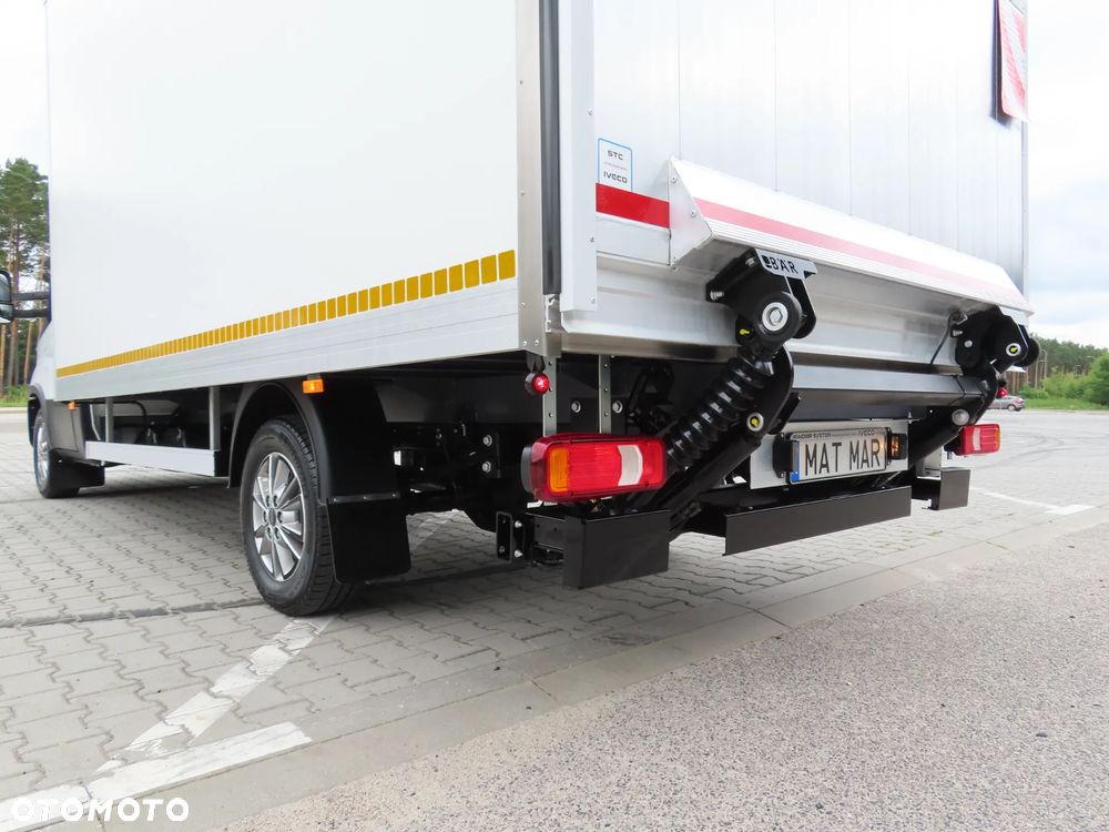 Iveco Daily 35S18 3.0 HPI 180 KM POWER Kontener+ WINDA BÄR 750 Kg 8.E.Palet 4270 mm Długi Boczne Drzwi Rozstaw Osi 4100 mm Ładowność 905 Kg GWARANCJA PRODUCENTA Stan Jak Nowy Gotowy Dostępny POLECAM - 16