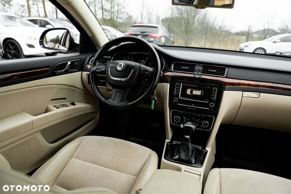 Skoda Superb 3.6 V6 4x4 DSG Elegance - 25