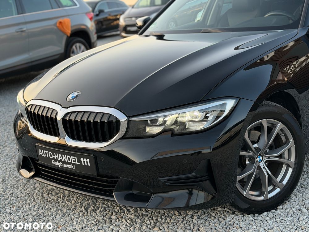 BMW Seria 3 320d M Sport - 4