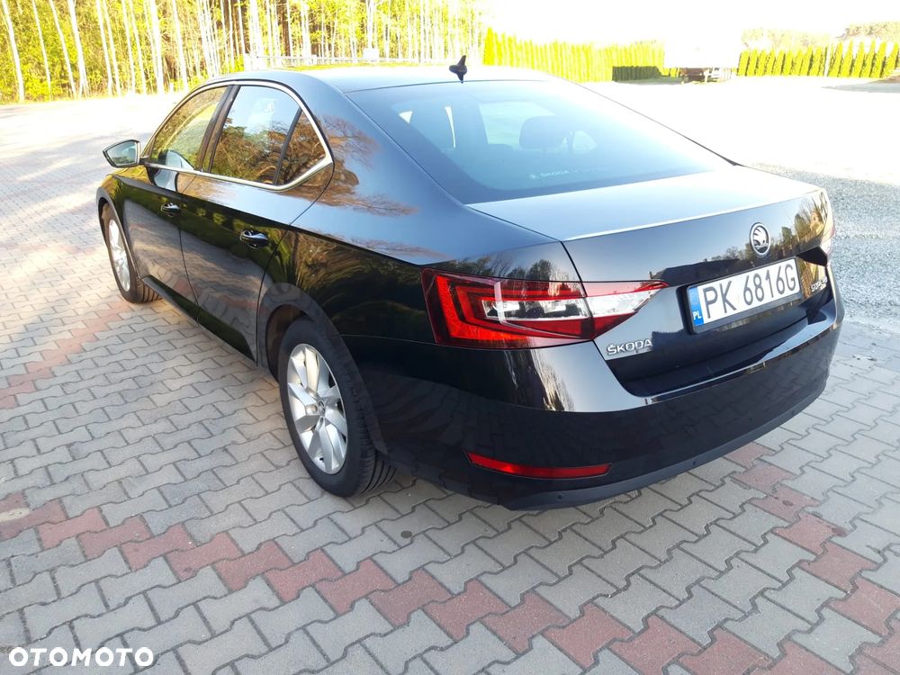 Skoda Superb 2.0 TDI Ambition - 6