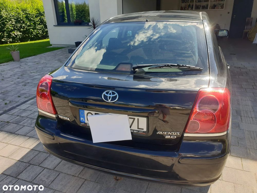 Toyota Avensis - 2