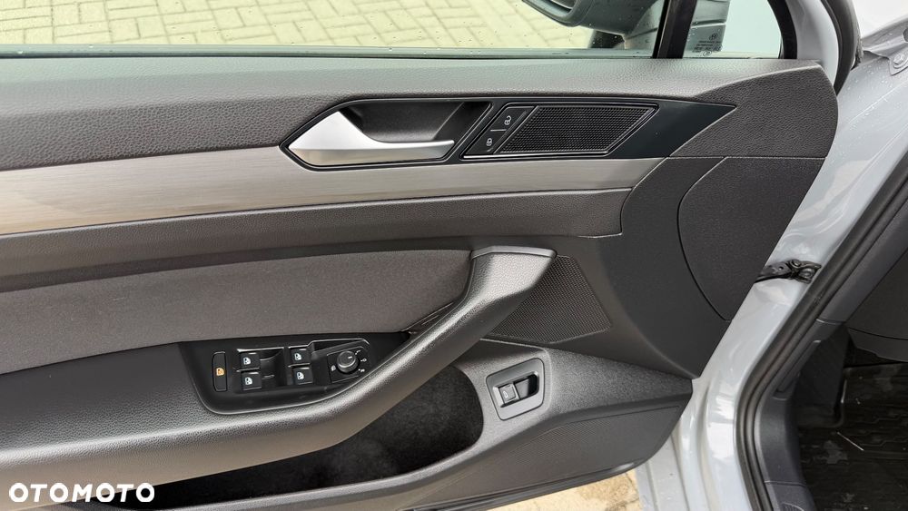 Volkswagen Passat Variant 2.0 TDI BMT Comfortline - 21