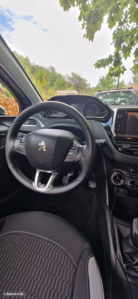 Peugeot 208 PureTech 82 Style - 24