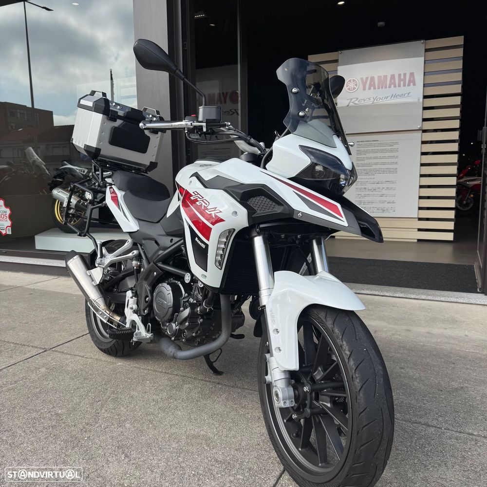 Benelli TRK 251 - 2