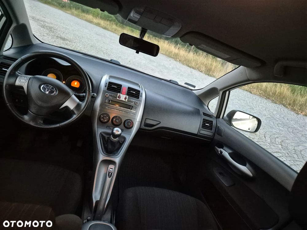 Toyota Auris 1.4 D-4D Terra - 10