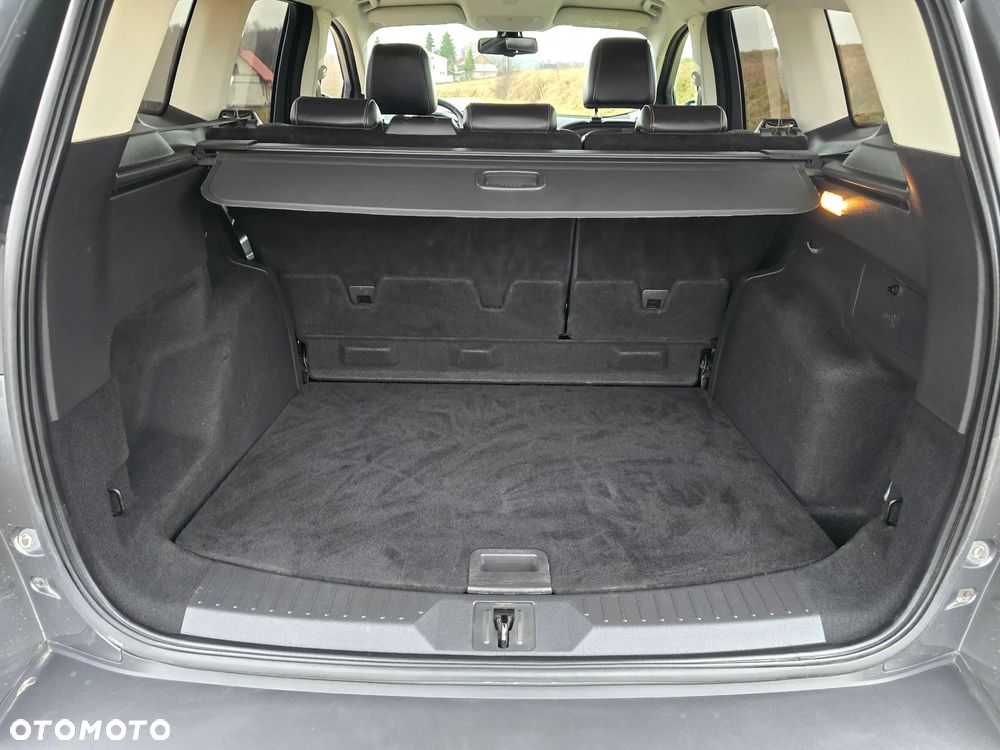 Ford Kuga 2.0 TDCi 4x4 Champions Edition - 32