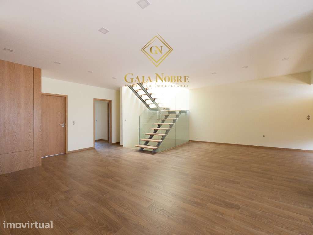 Moradia T4 + office em Pedroso - Grande imagem: 5/29