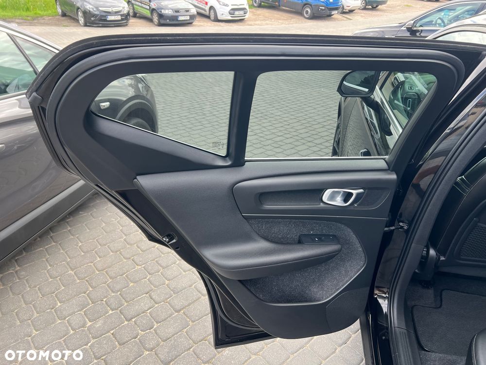 Volvo XC 40 D3 AWD Momentum Pro - 18