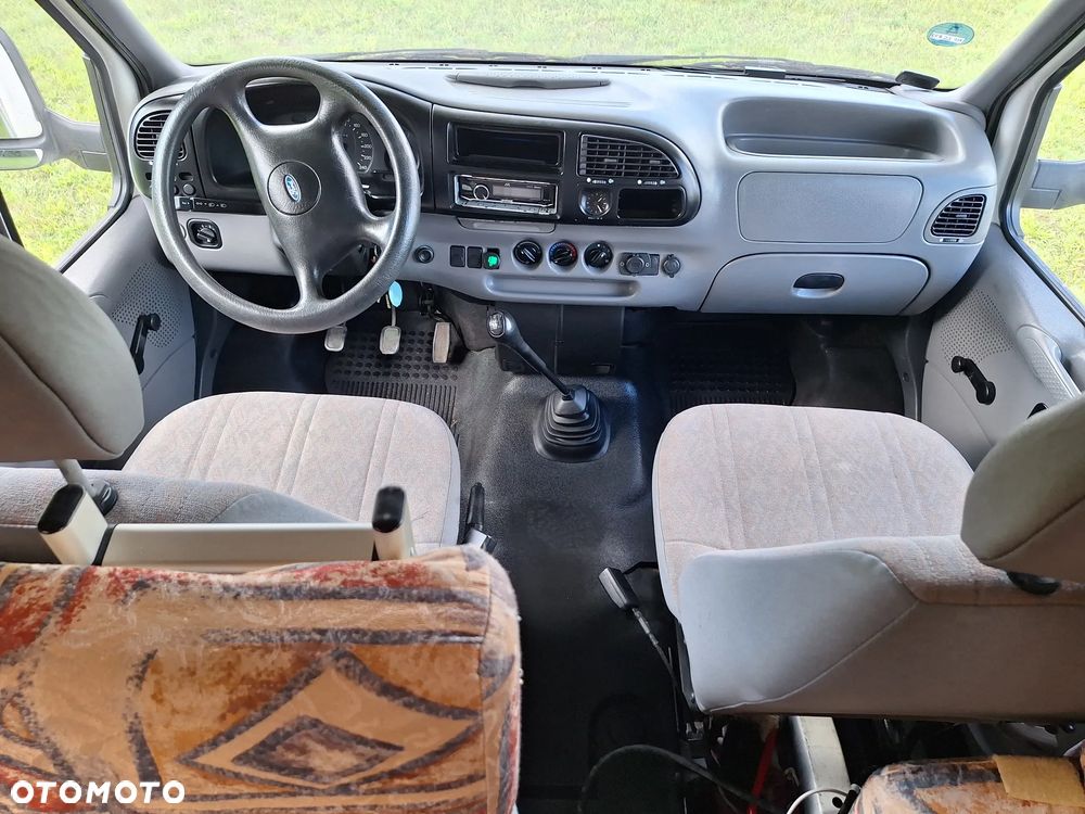 Ford Transit - 12
