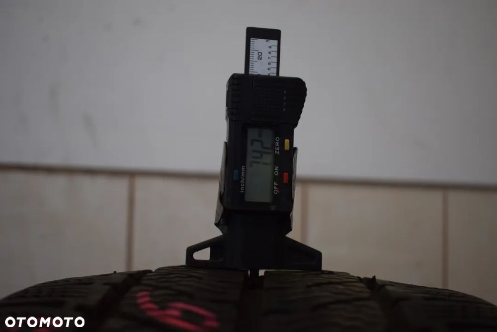 R16C 225/65 Semperit Van-Grip 3 pojedyncza - 4