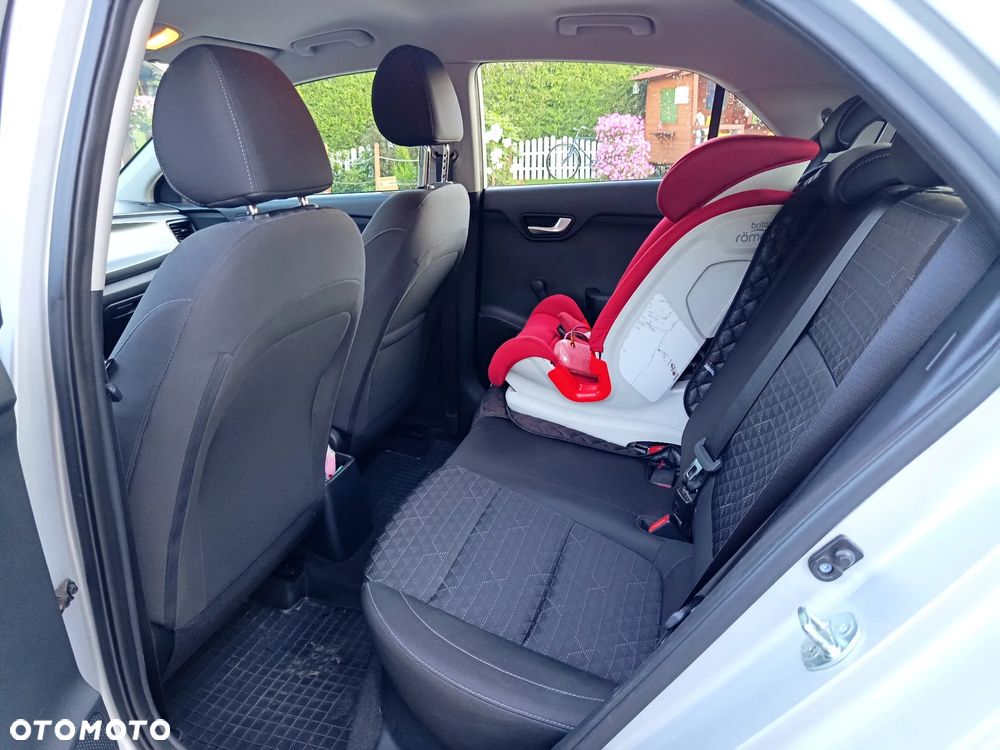 Kia Rio 1.2 M - 8