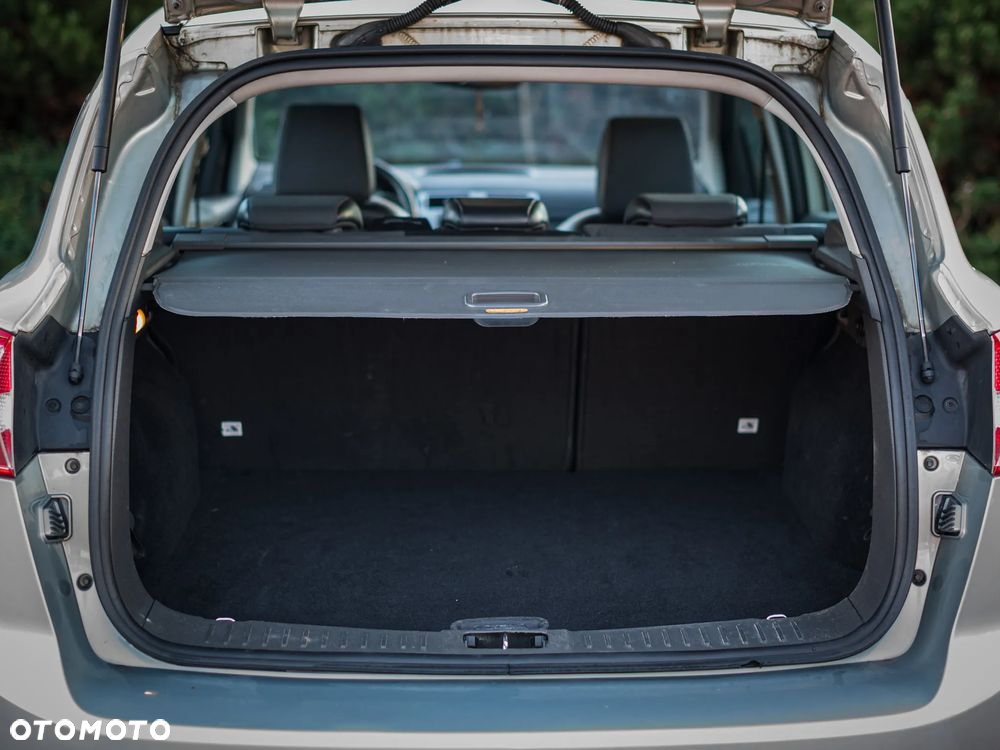 Ford Kuga - 25