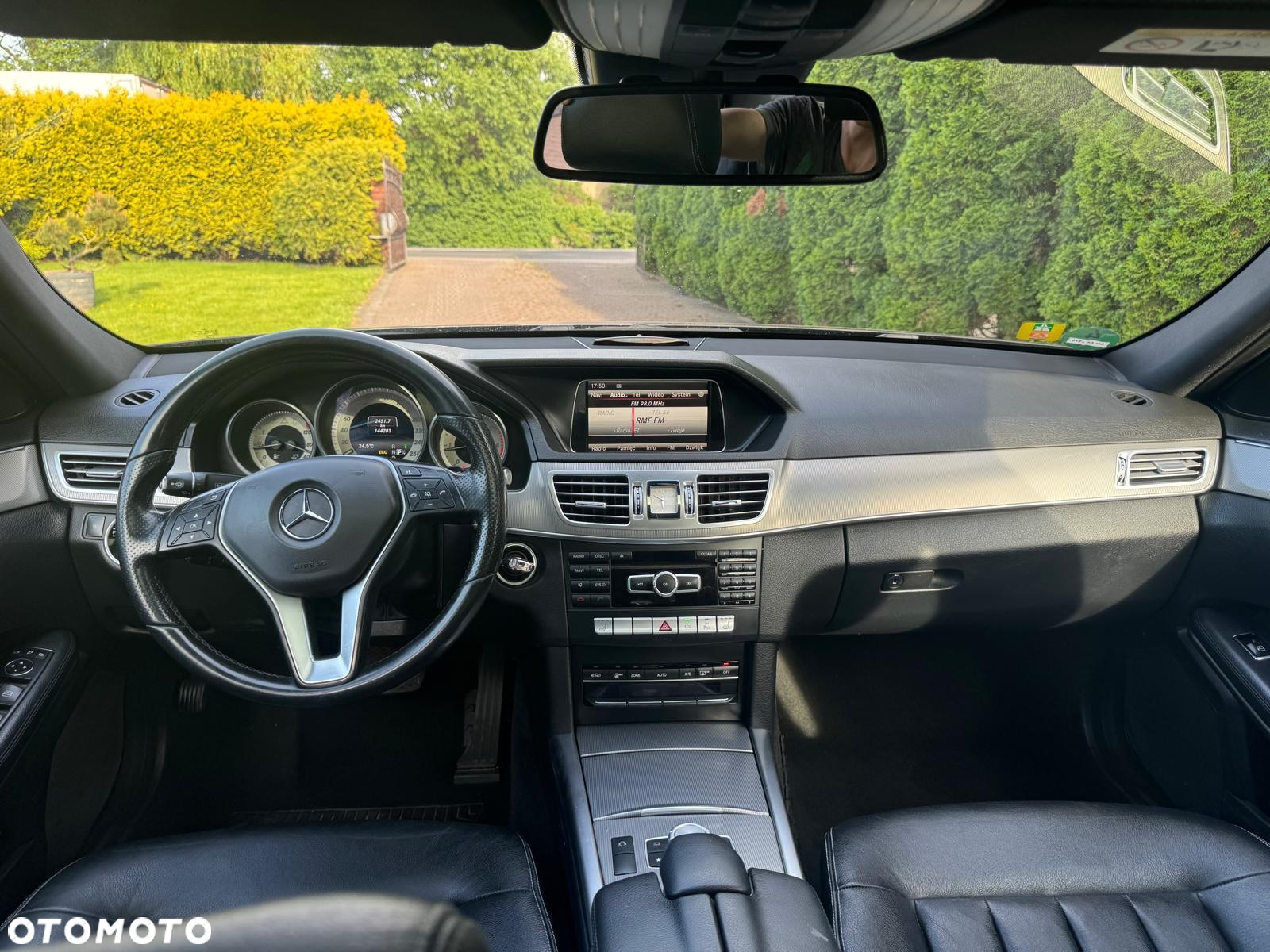 Mercedes-Benz Klasa E 200 CDI DPF BlueEFFICIENCY 7G-TRONIC Avantgarde - 21
