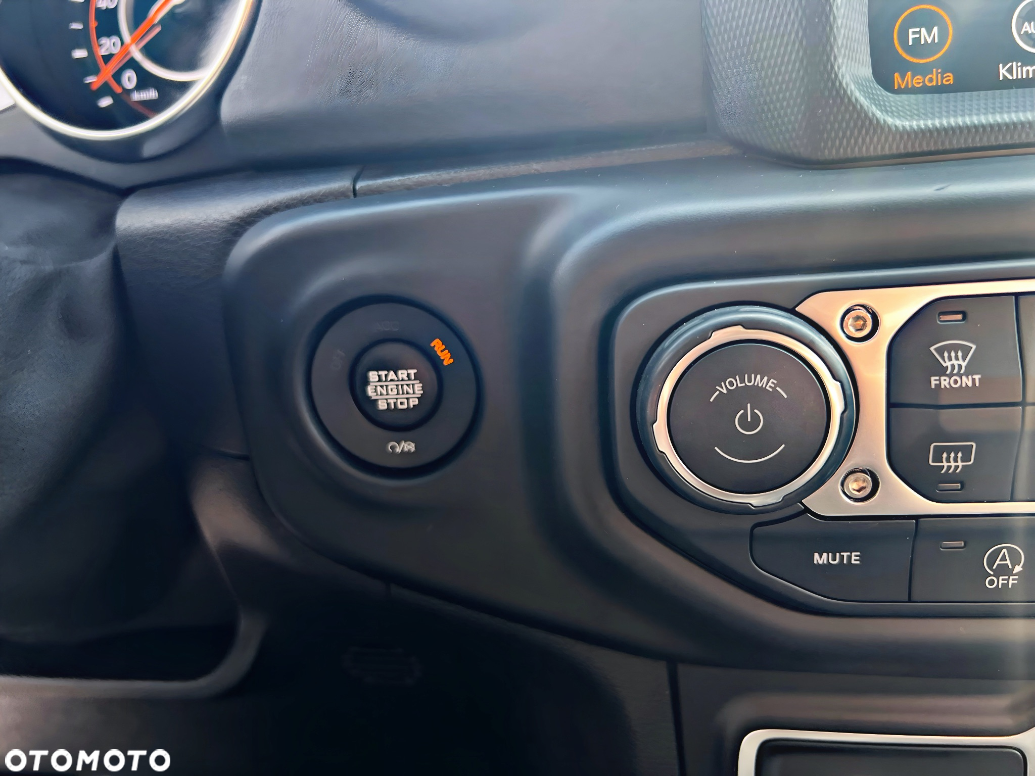 Jeep Wrangler Unlimited GME 2.0 Turbo 80th Anniversary - 32