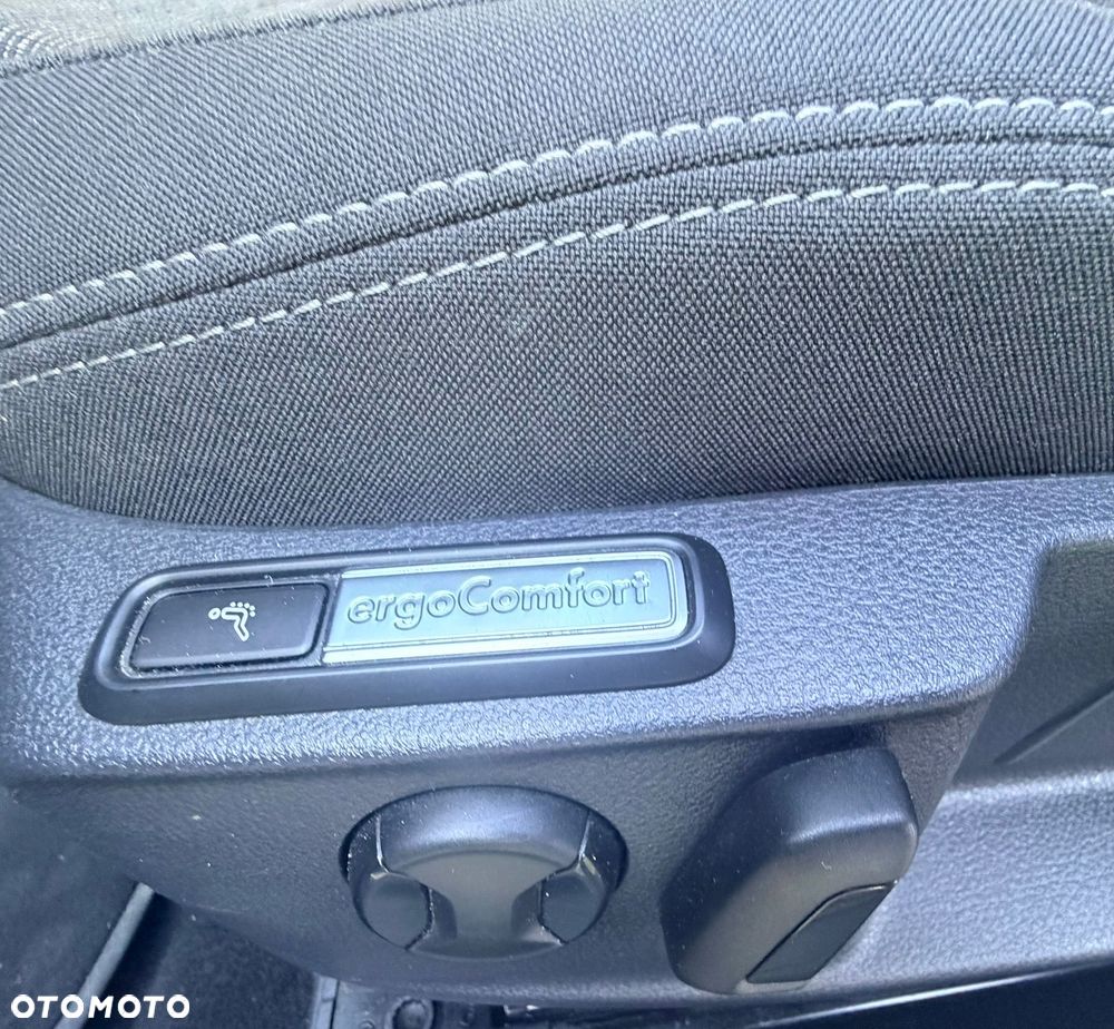 Volkswagen Passat 2.0 TDI Business DSG - 16