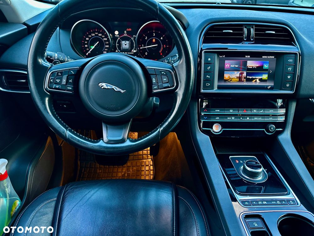 Jaguar F-Pace 20d AWD Prestige - 14