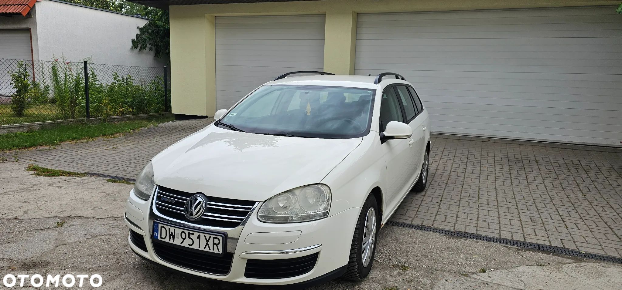 Volkswagen Golf V 1.9 TDI DPF BlueMot Comfortline - 1