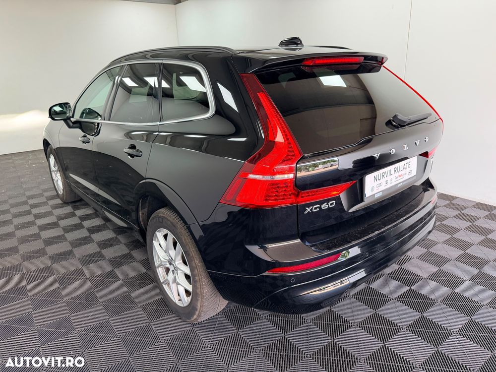 Volvo XC 60 B4 MHEV AT AWD Core - 24
