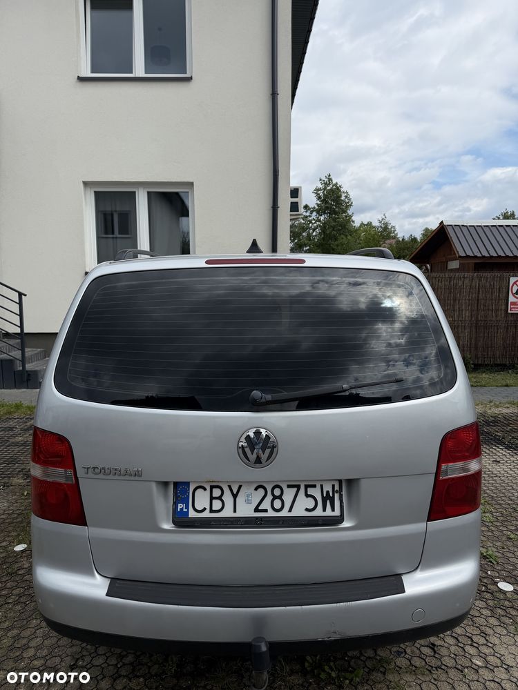 Volkswagen Touran - 4