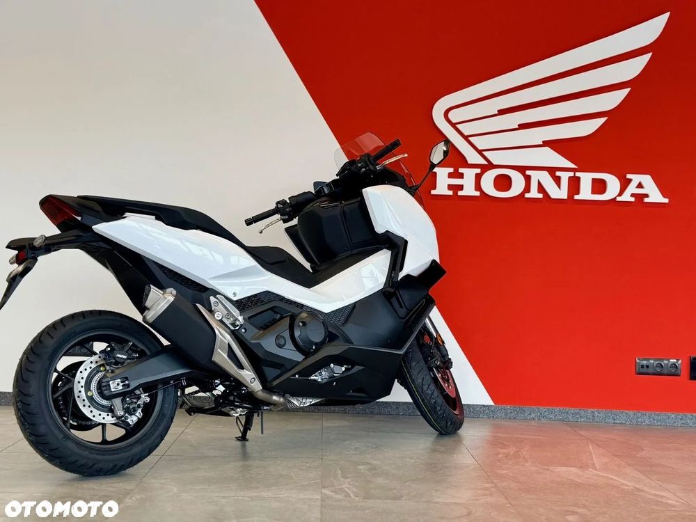 Honda NSS - 6