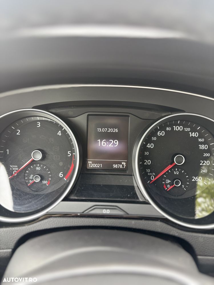 Volkswagen Passat 2.0 TDI Comfortline - 14