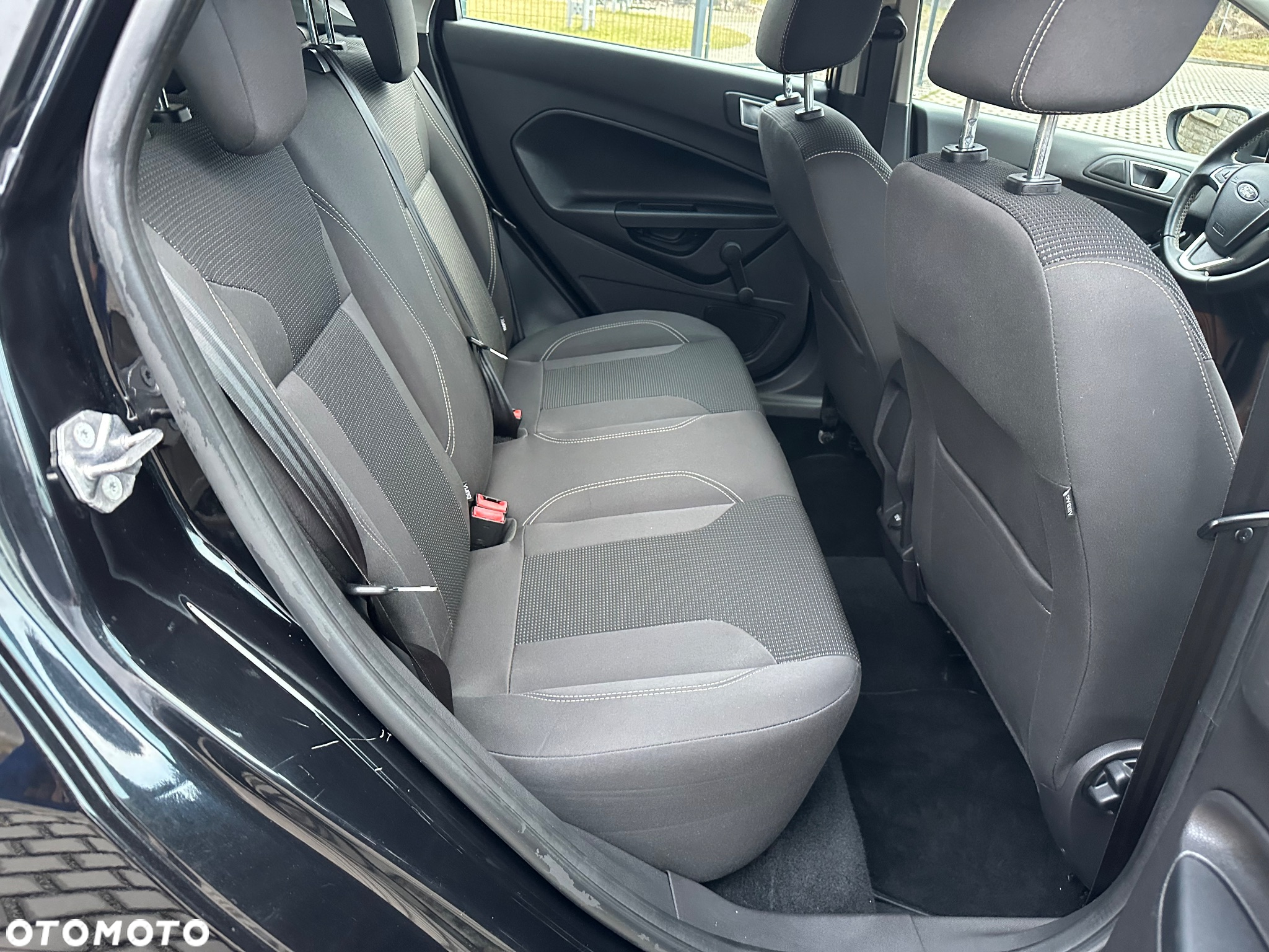 Ford Fiesta 1.0 EcoBoost Titanium - 11