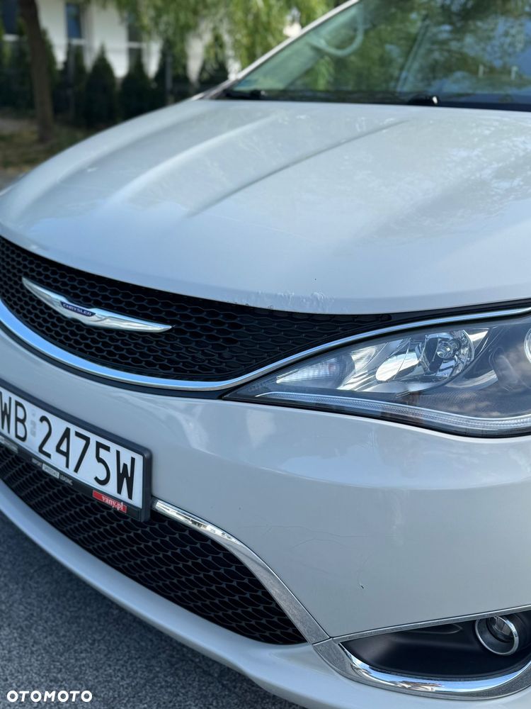 Chrysler Pacifica - 35
