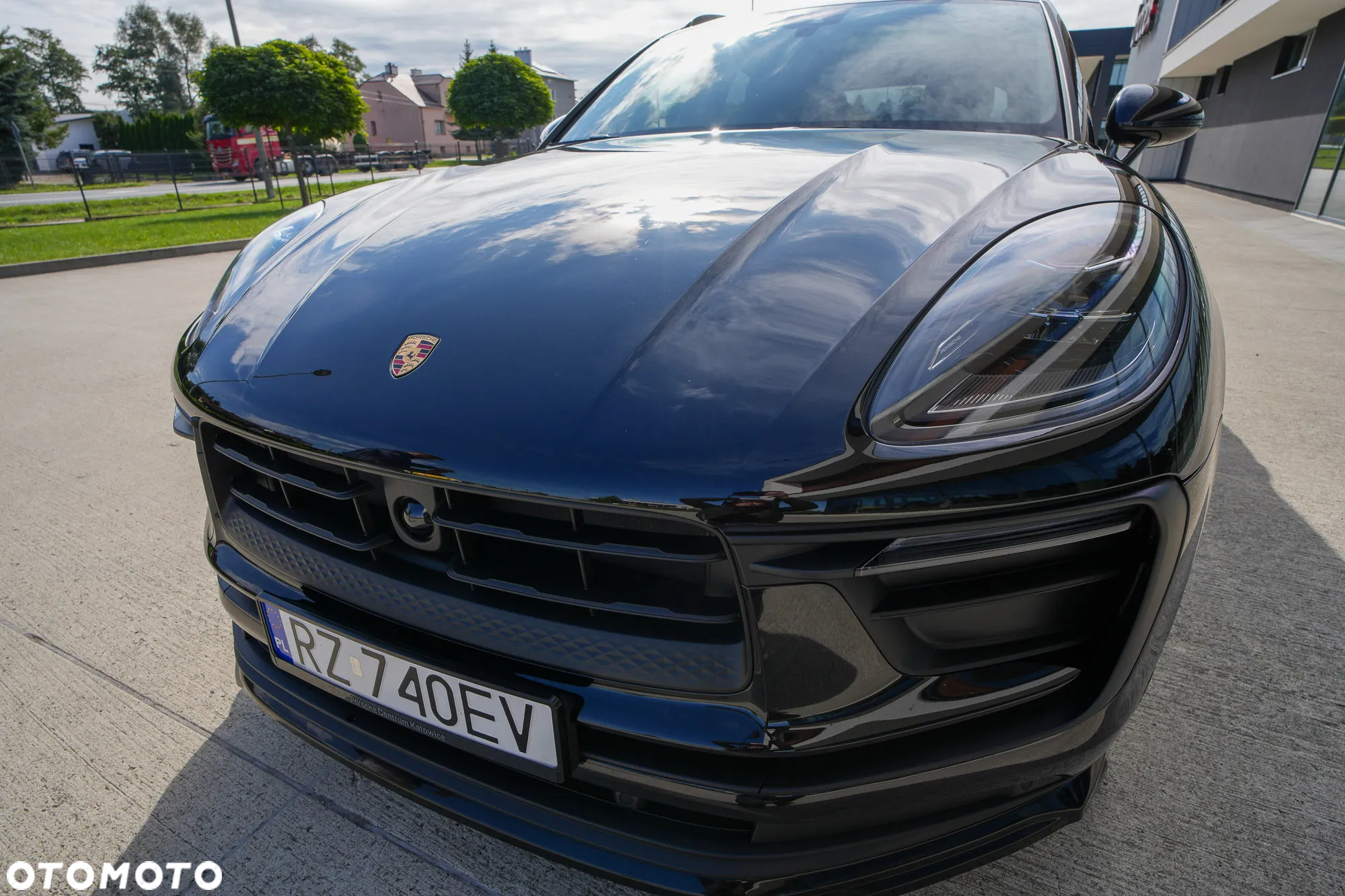 Porsche Macan Standard - 2