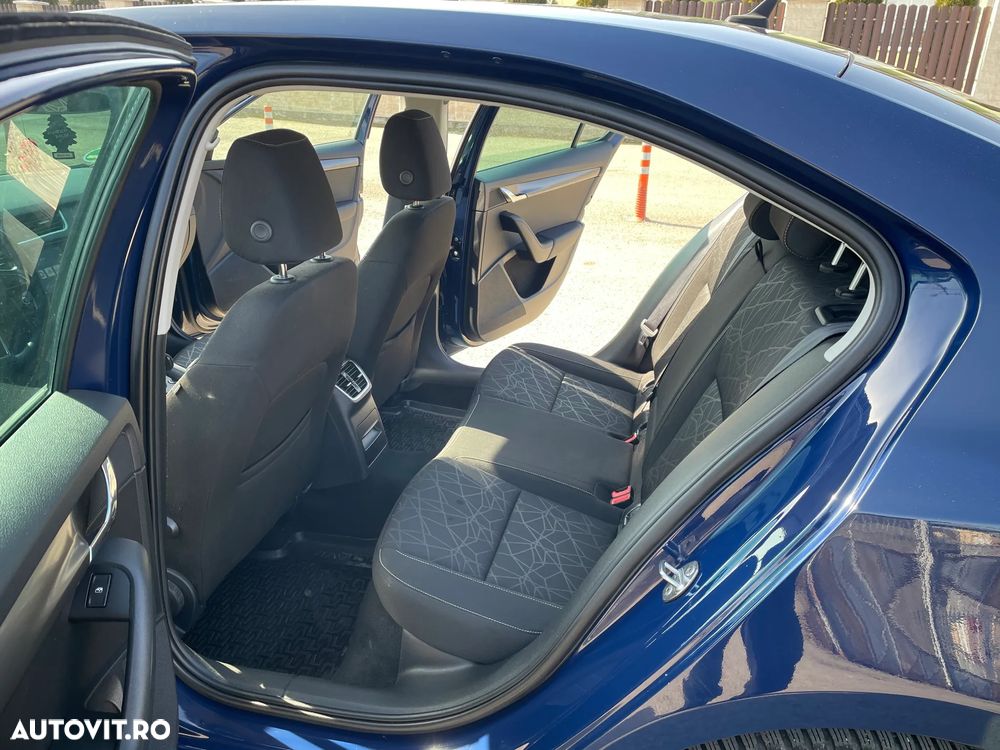 Skoda Octavia 2.0 TDI 4X4 Clever - 6